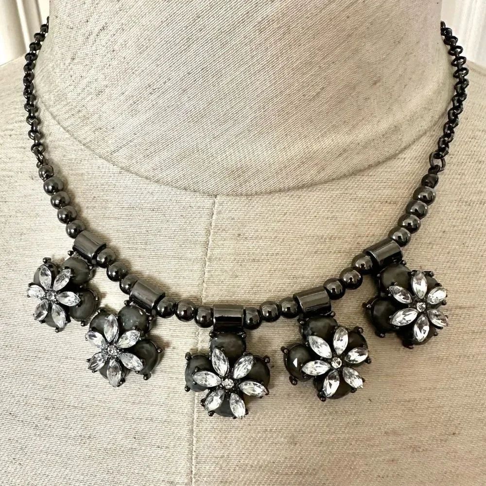 Grey rhinestone flower necklace